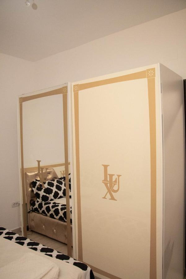 Apartament Capitala Militari Roşu 외부 사진
